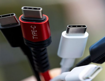 تلاش اتحادیه اروپا برای اجباری کردن درگاه USB-C در همه دستگاه‌ها